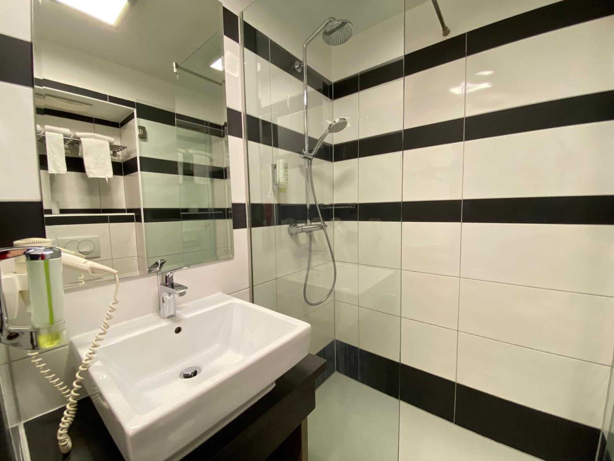 Design & Budget Hotel Wien Schoenbrunn Εξωτερικό φωτογραφία